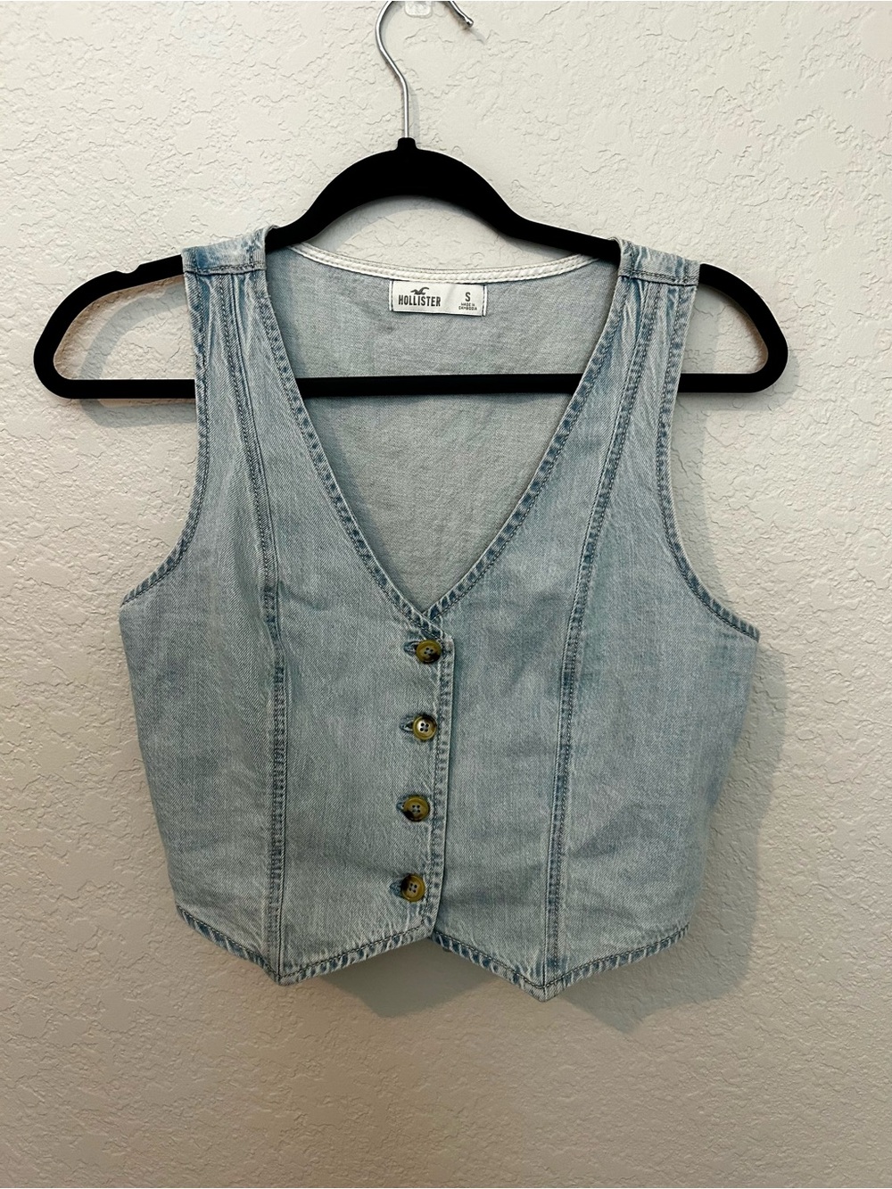 Hollister Light Blue Denim Button-Front Crop Vest, never worn